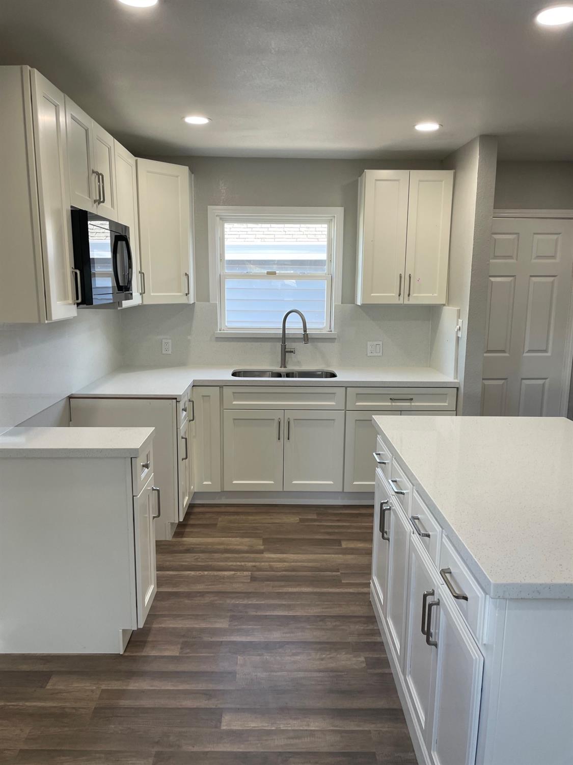 Detail Gallery Image 14 of 24 For 2420 E Fremont St, Stockton,  CA 95205 - 2 Beds | 1 Baths