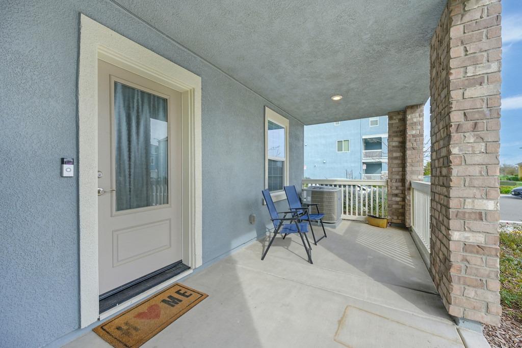 Detail Gallery Image 3 of 27 For 3230 New York Rd, West Sacramento,  CA 95691 - 4 Beds | 3/1 Baths