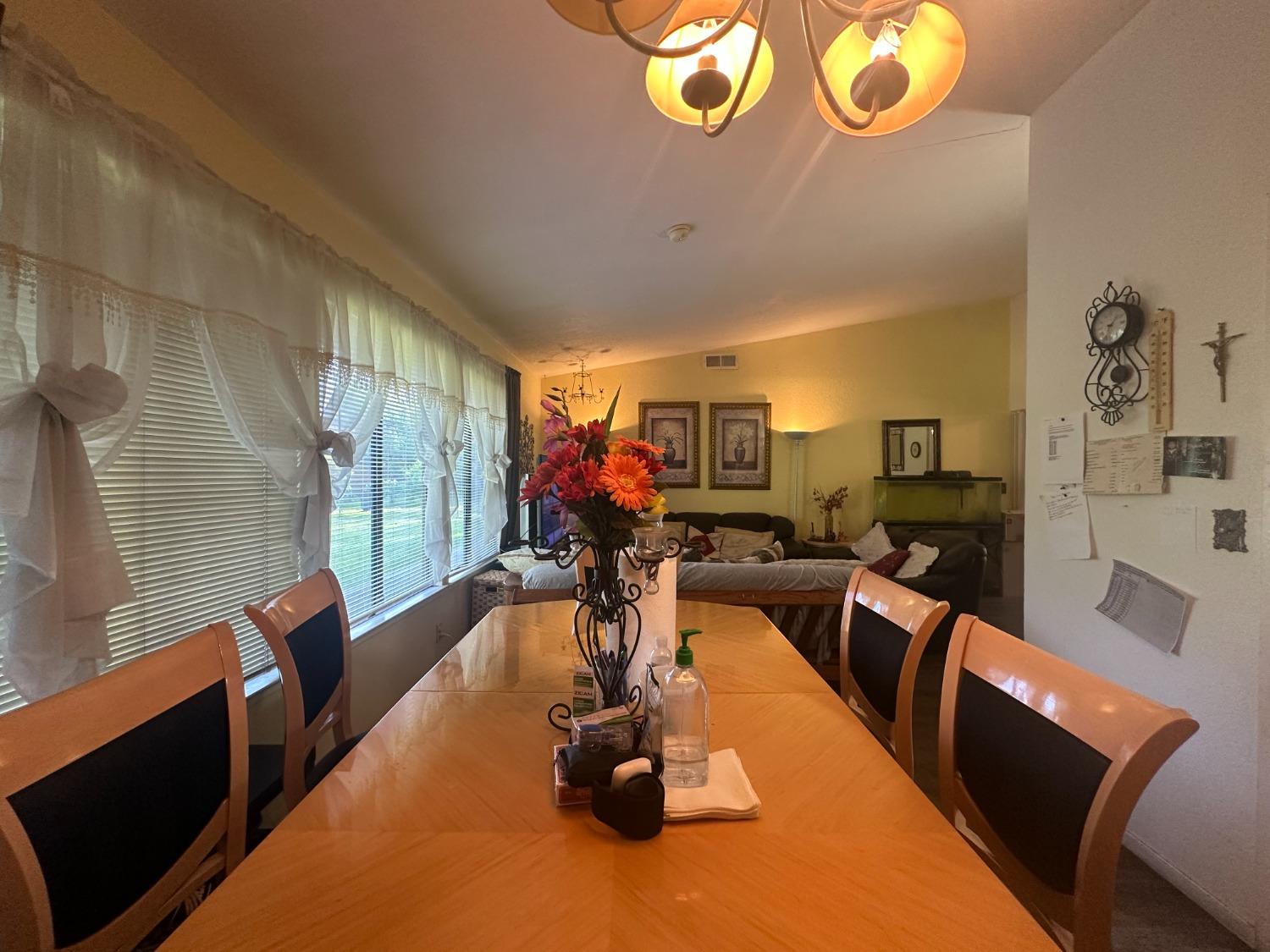 Detail Gallery Image 11 of 31 For 2305 Lido Cir, Stockton,  CA 95207 - 4 Beds | 2 Baths
