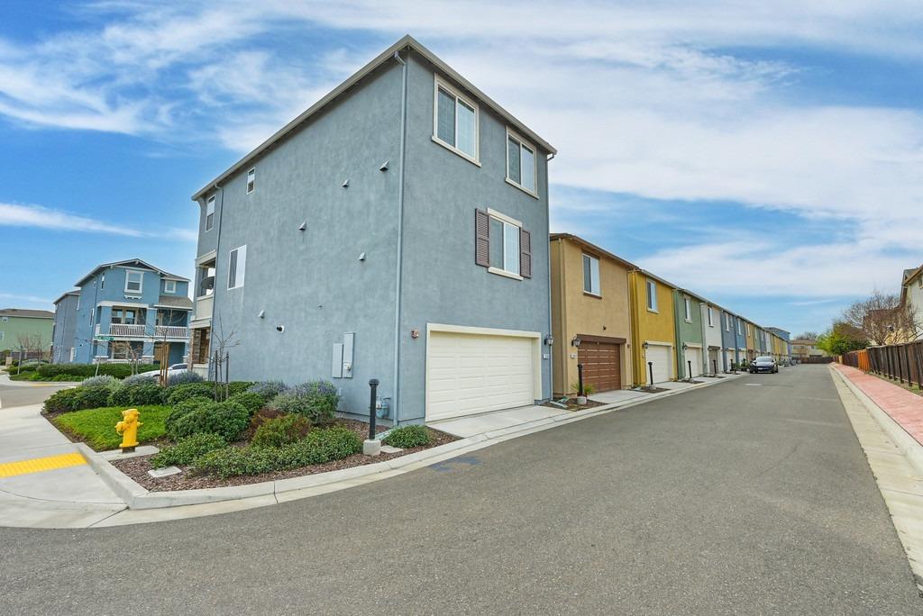 Detail Gallery Image 26 of 27 For 3230 New York Rd, West Sacramento,  CA 95691 - 4 Beds | 3/1 Baths