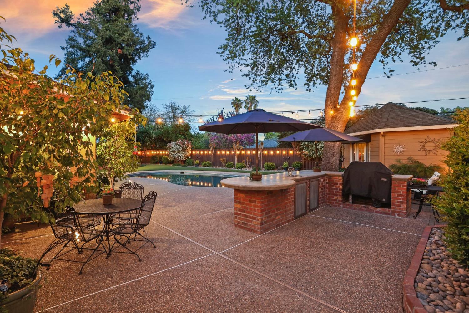 Detail Gallery Image 12 of 51 For 7522 Woodside Dr, Stockton,  CA 95207 - 3 Beds | 3 Baths