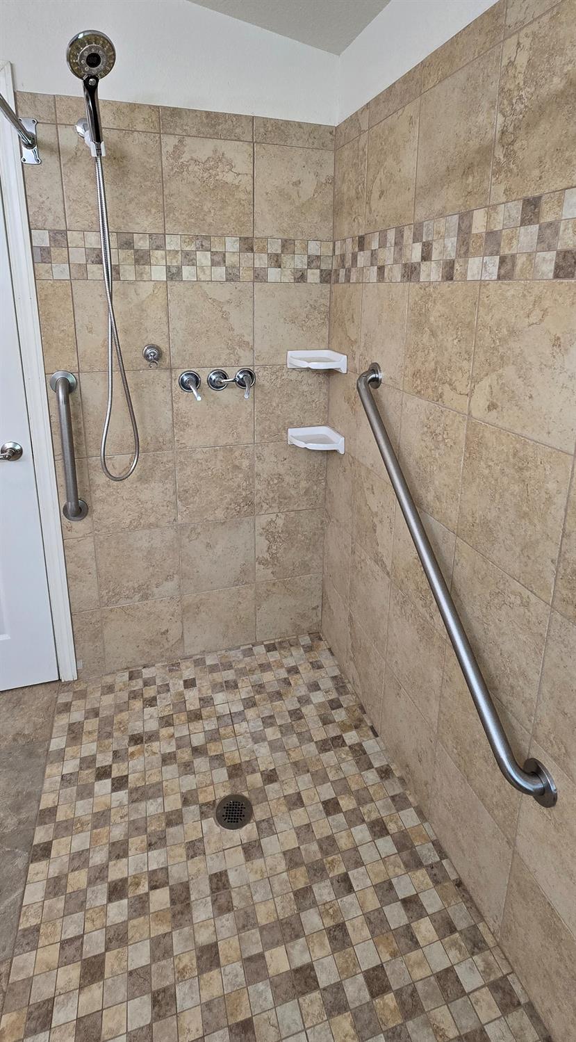Detail Gallery Image 28 of 49 For 194 Full Cir, Davis,  CA 95618 - 3 Beds | 2 Baths