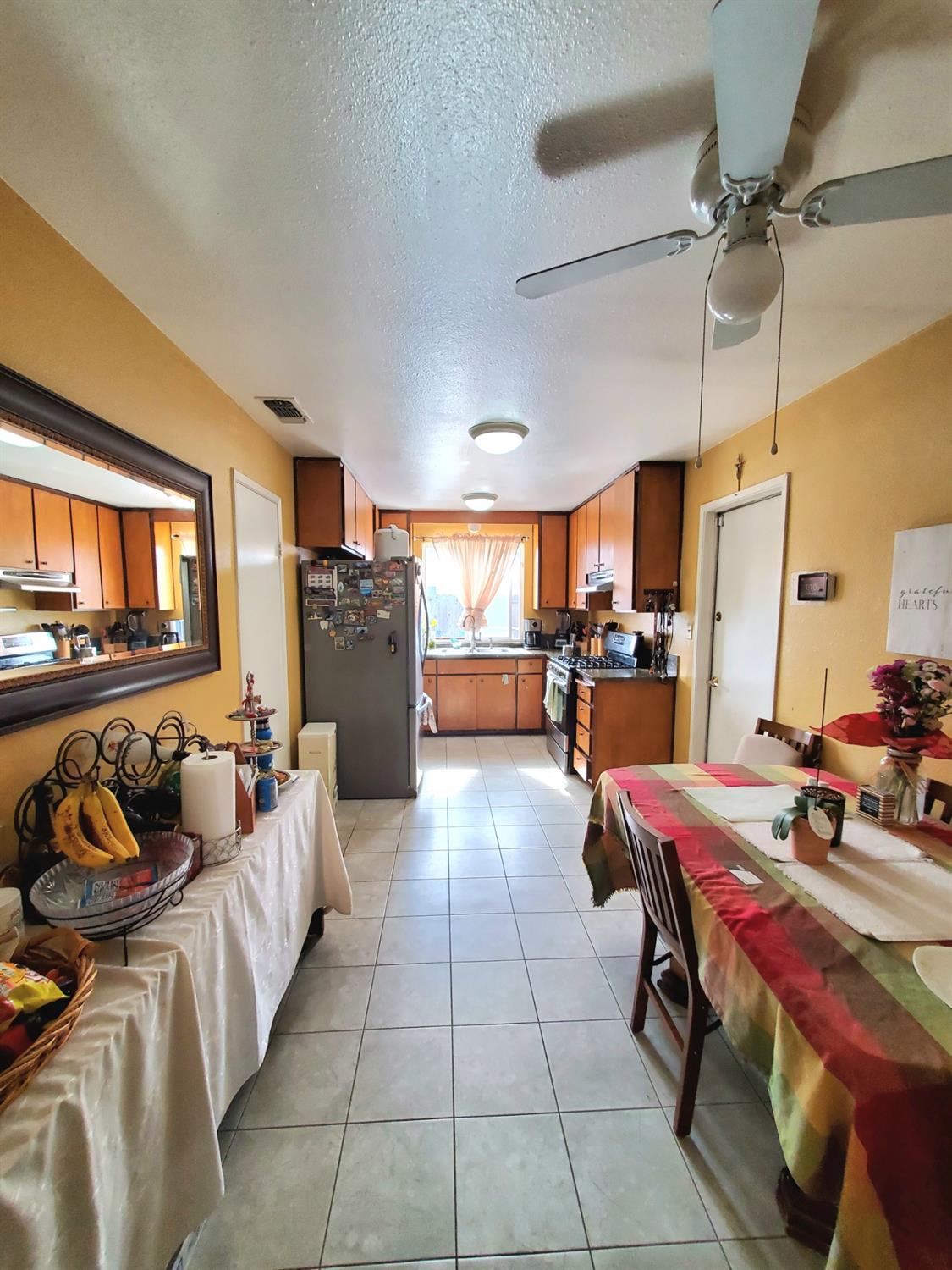 Detail Gallery Image 5 of 24 For 834 La Playa Ct, Manteca,  CA 95336 - 3 Beds | 1/1 Baths