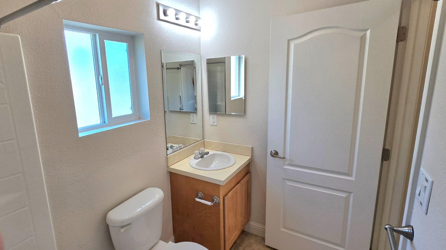 Detail Gallery Image 35 of 49 For 194 Full Cir, Davis,  CA 95618 - 3 Beds | 2 Baths