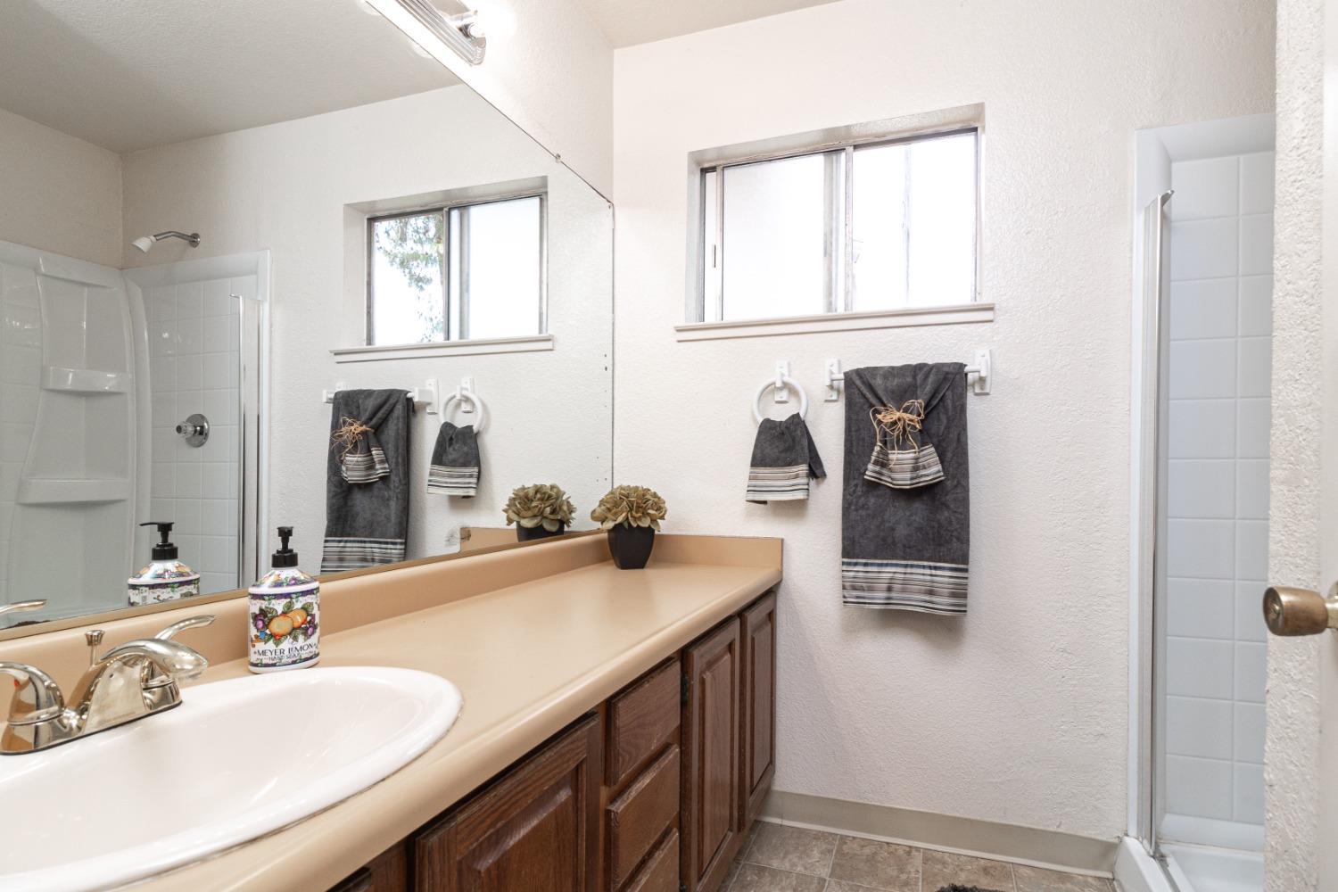 Detail Gallery Image 12 of 21 For 1636 Waudman Ave, Stockton,  CA 95209 - 3 Beds | 2 Baths