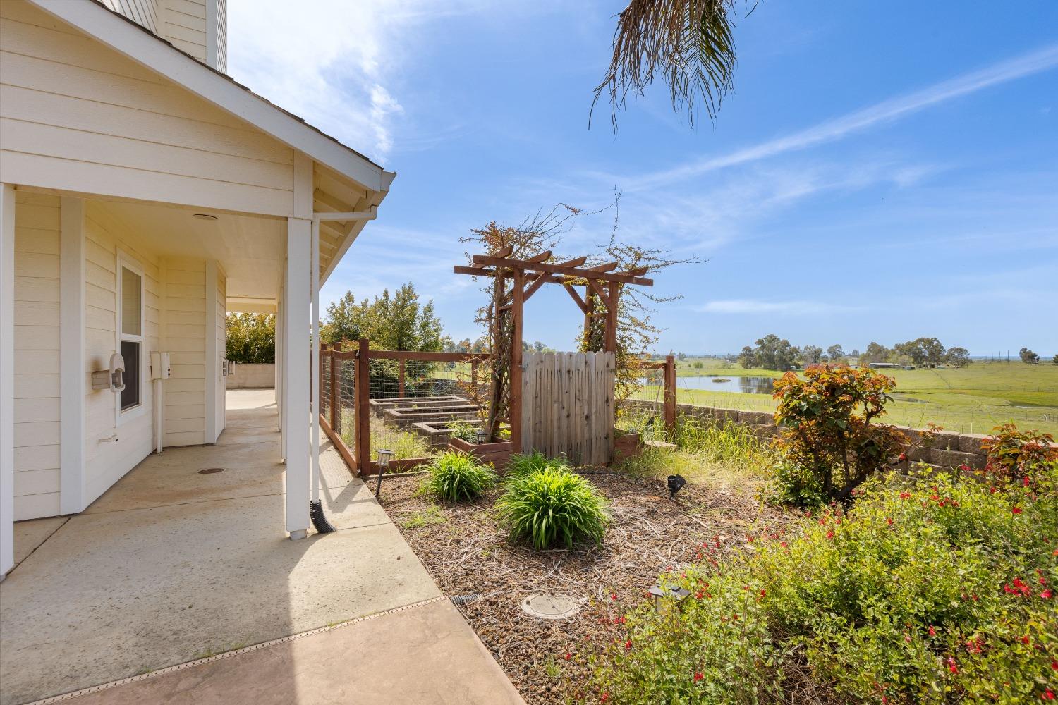 Detail Gallery Image 34 of 73 For 4161 Kapaka Ln, Wheatland,  CA 95692 - 4 Beds | 2/1 Baths