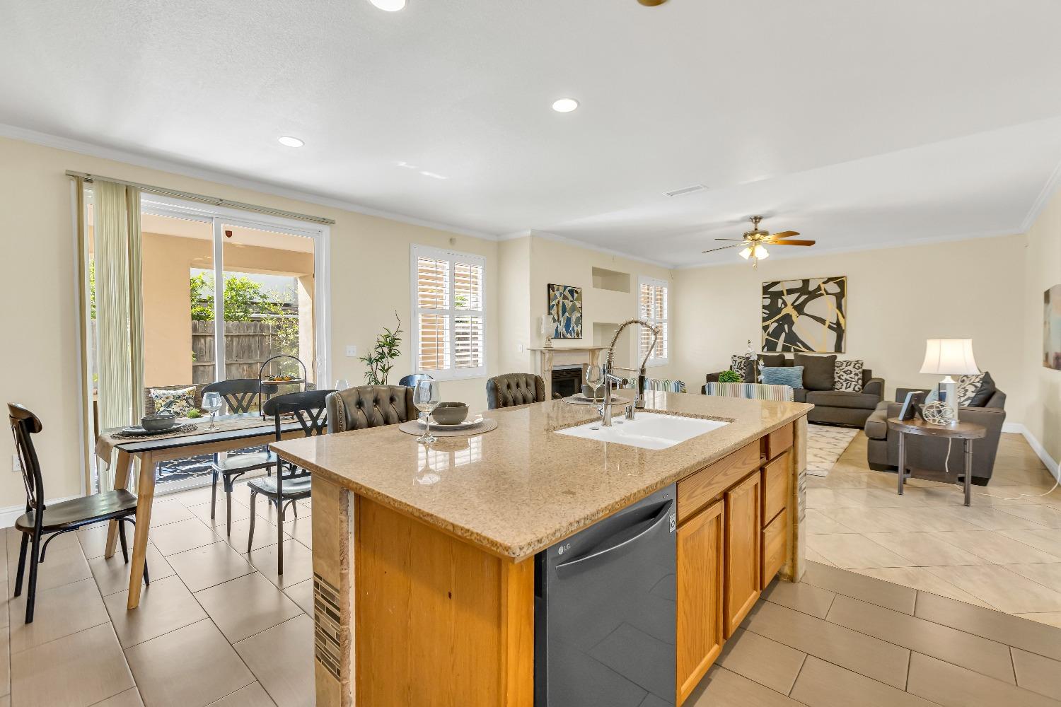 Detail Gallery Image 14 of 82 For 9903 Tiziano Dr, Stockton,  CA 95212 - 5 Beds | 4/1 Baths