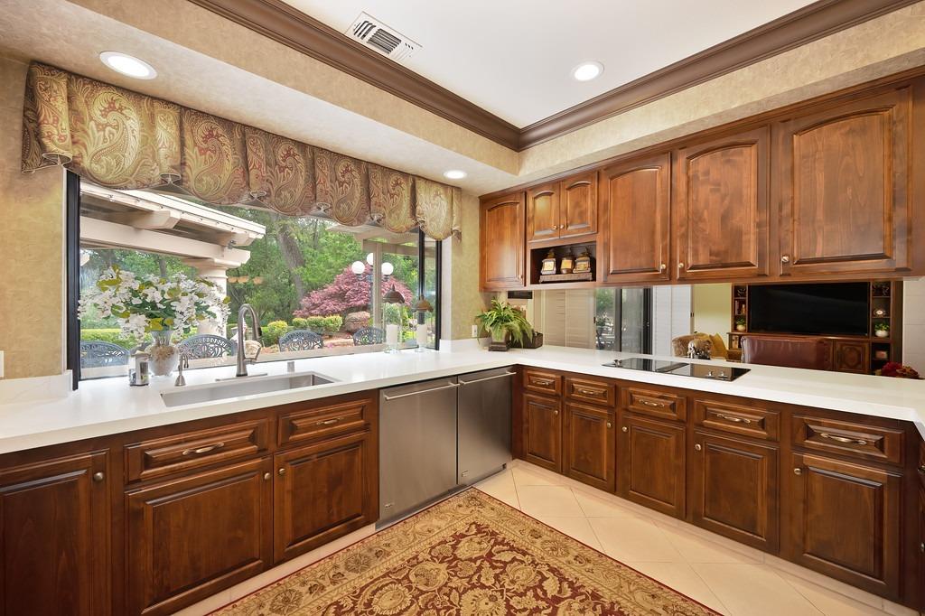 Detail Gallery Image 21 of 95 For 11523 Forty Niner Cir, Gold River,  CA 95670 - 3 Beds | 2/1 Baths