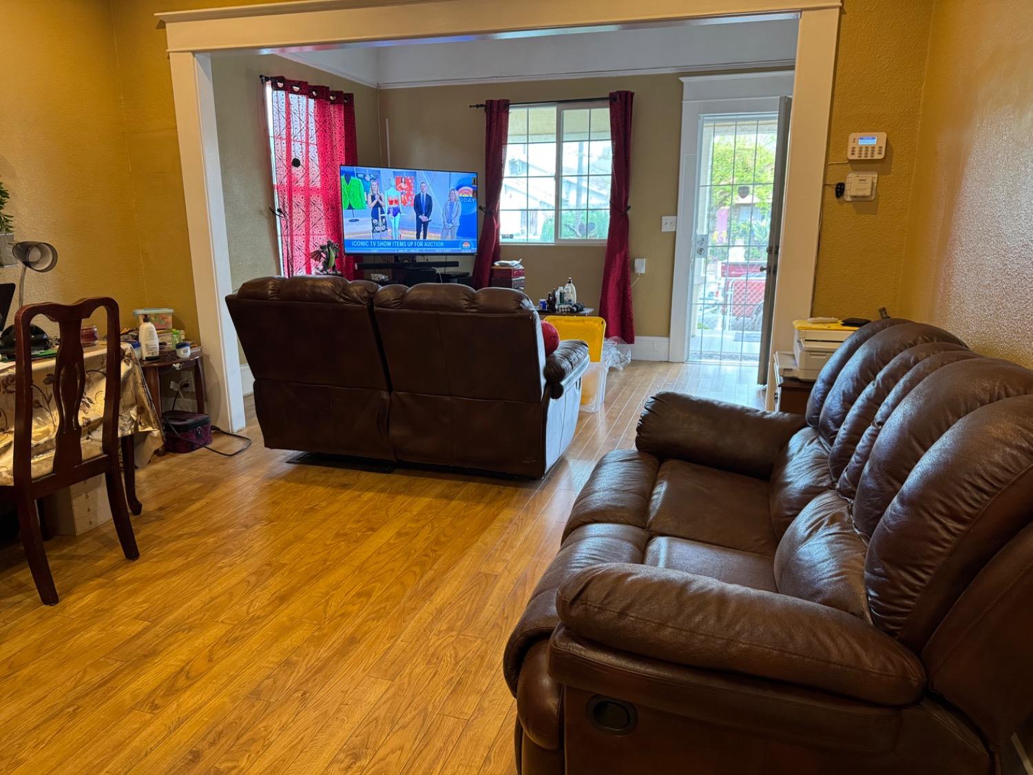 Detail Gallery Image 6 of 14 For 112 E Jefferson St, Stockton,  CA 95206 - 3 Beds | 2 Baths