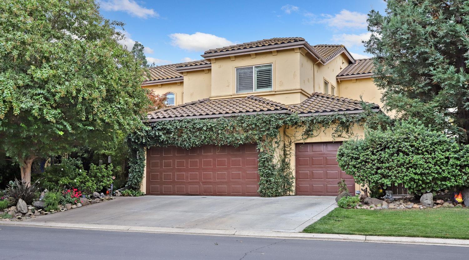 Detail Gallery Image 1 of 85 For 10941 St Moritz Cir, Stockton,  CA 95209 - 5 Beds | 3 Baths