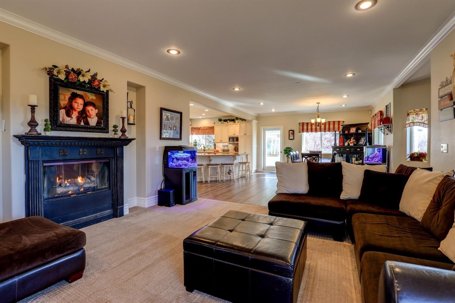 Detail Gallery Image 19 of 78 For 1300 Sierra Oak Ln, Colfax,  CA 95713 - 4 Beds | 3/1 Baths