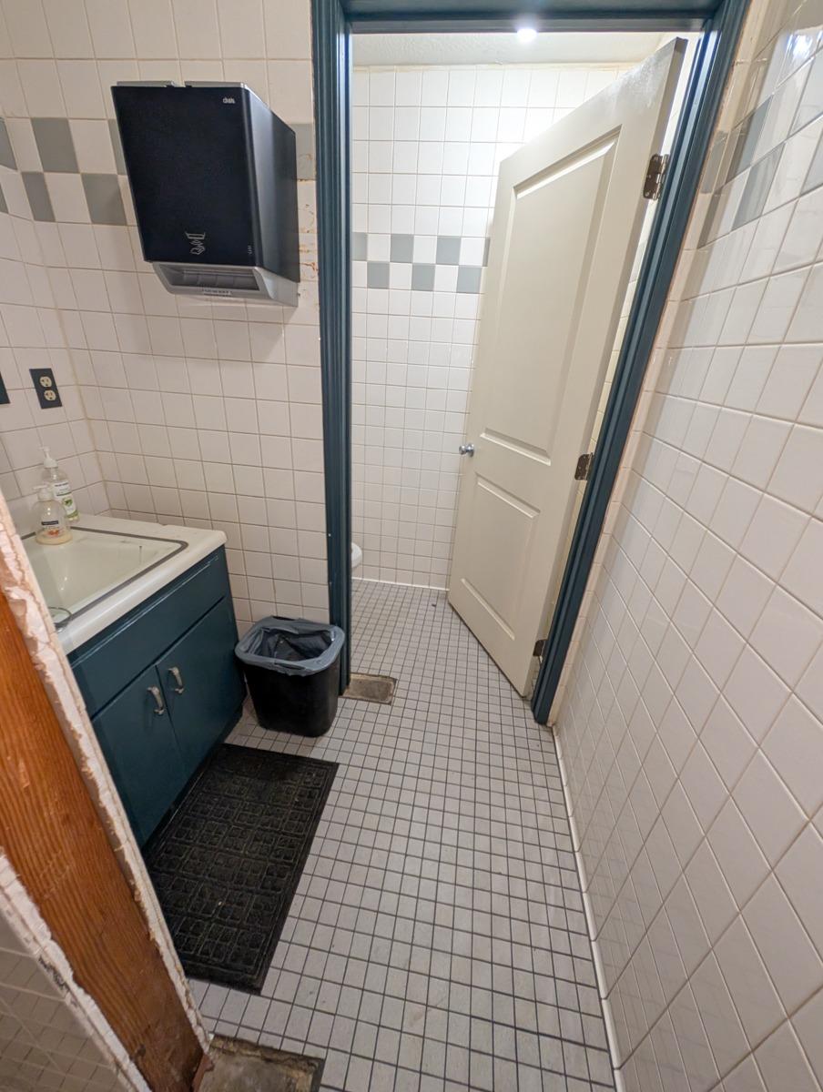 Detail Gallery Image 12 of 20 For 2031 Yosemite Blvd a,  Modesto,  CA 95354 - – Beds | – Baths