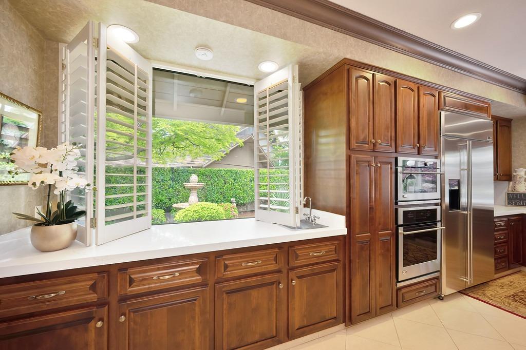 Detail Gallery Image 5 of 95 For 11523 Forty Niner Cir, Gold River,  CA 95670 - 3 Beds | 2/1 Baths