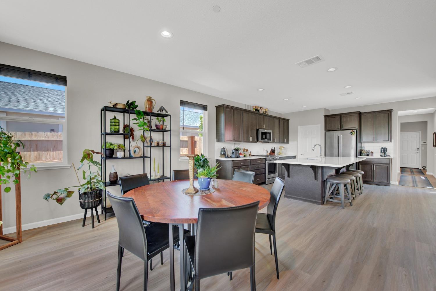 Detail Gallery Image 25 of 93 For 947 Wyatt Ln, Winters,  CA 95694 - 4 Beds | 3/1 Baths