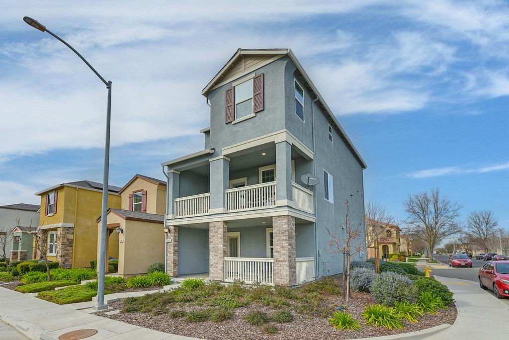 Detail Gallery Image 25 of 27 For 3230 New York Rd, West Sacramento,  CA 95691 - 4 Beds | 3/1 Baths