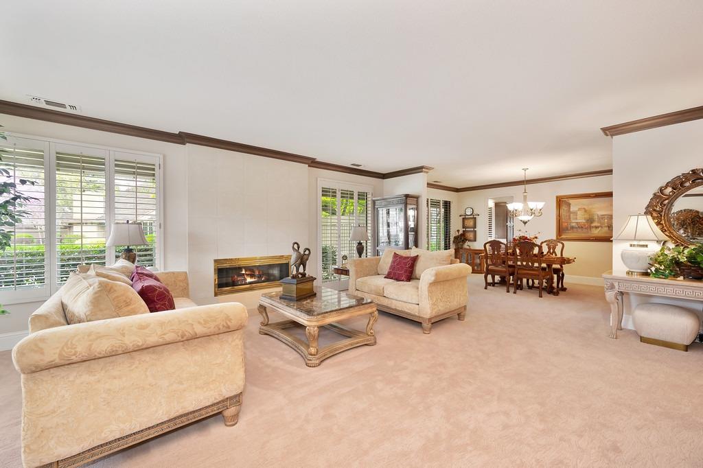 Detail Gallery Image 4 of 95 For 11523 Forty Niner Cir, Gold River,  CA 95670 - 3 Beds | 2/1 Baths
