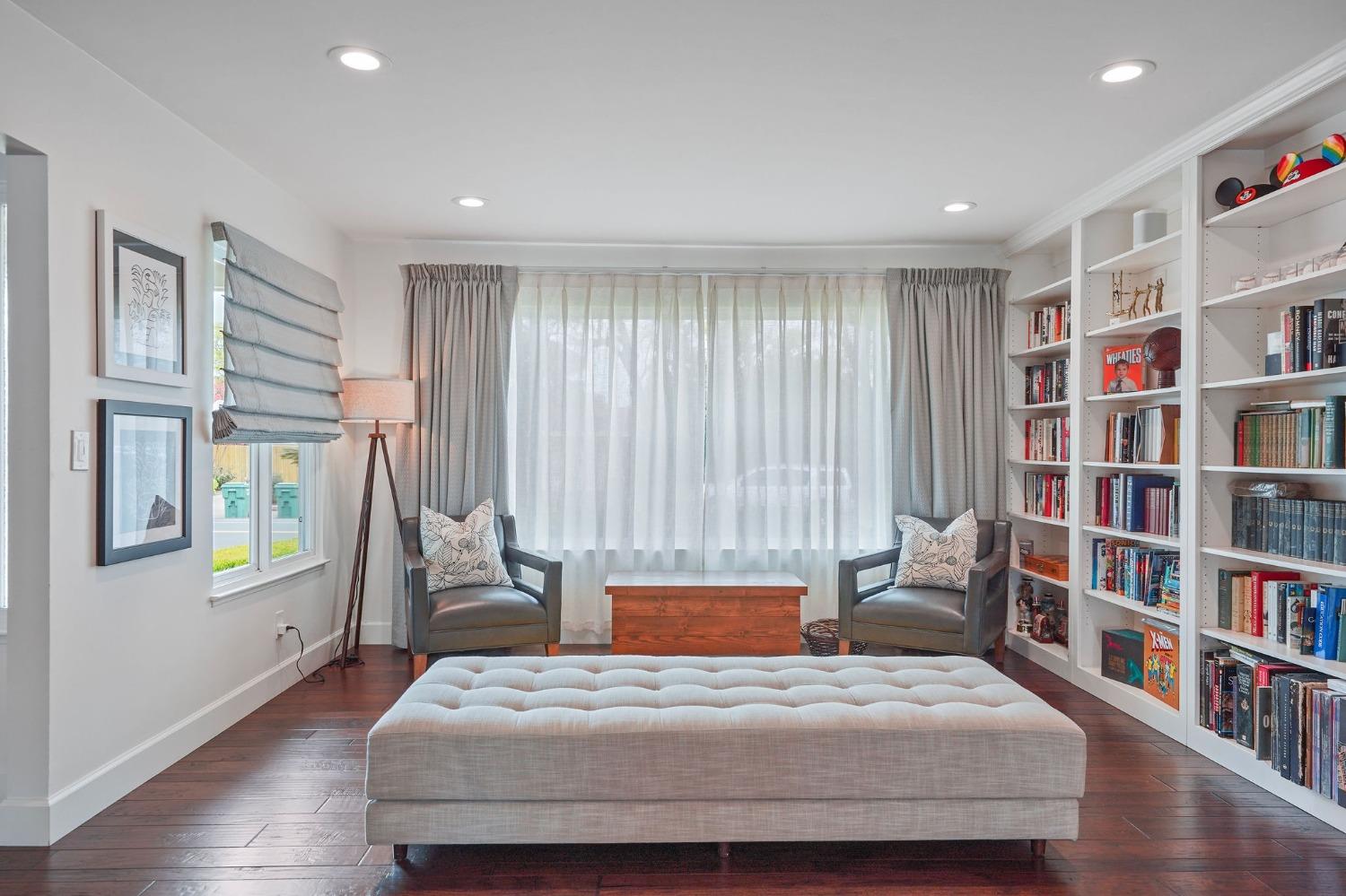 Detail Gallery Image 3 of 43 For 761 Saverien Dr, Sacramento,  CA 95864 - 4 Beds | 2/1 Baths