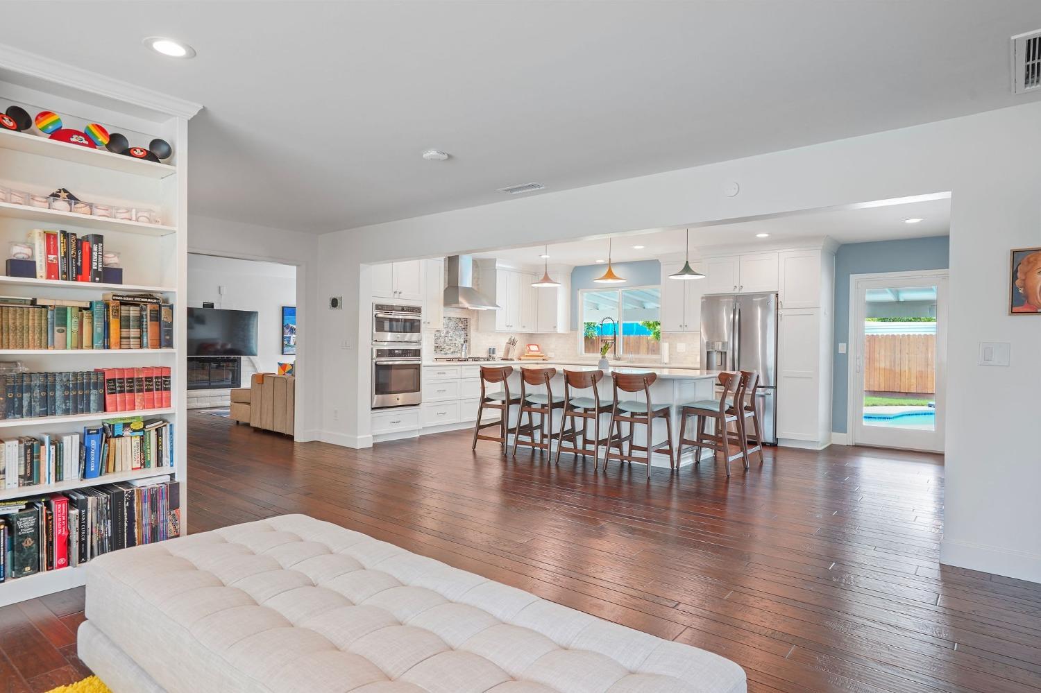 Detail Gallery Image 11 of 43 For 761 Saverien Dr, Sacramento,  CA 95864 - 4 Beds | 2/1 Baths