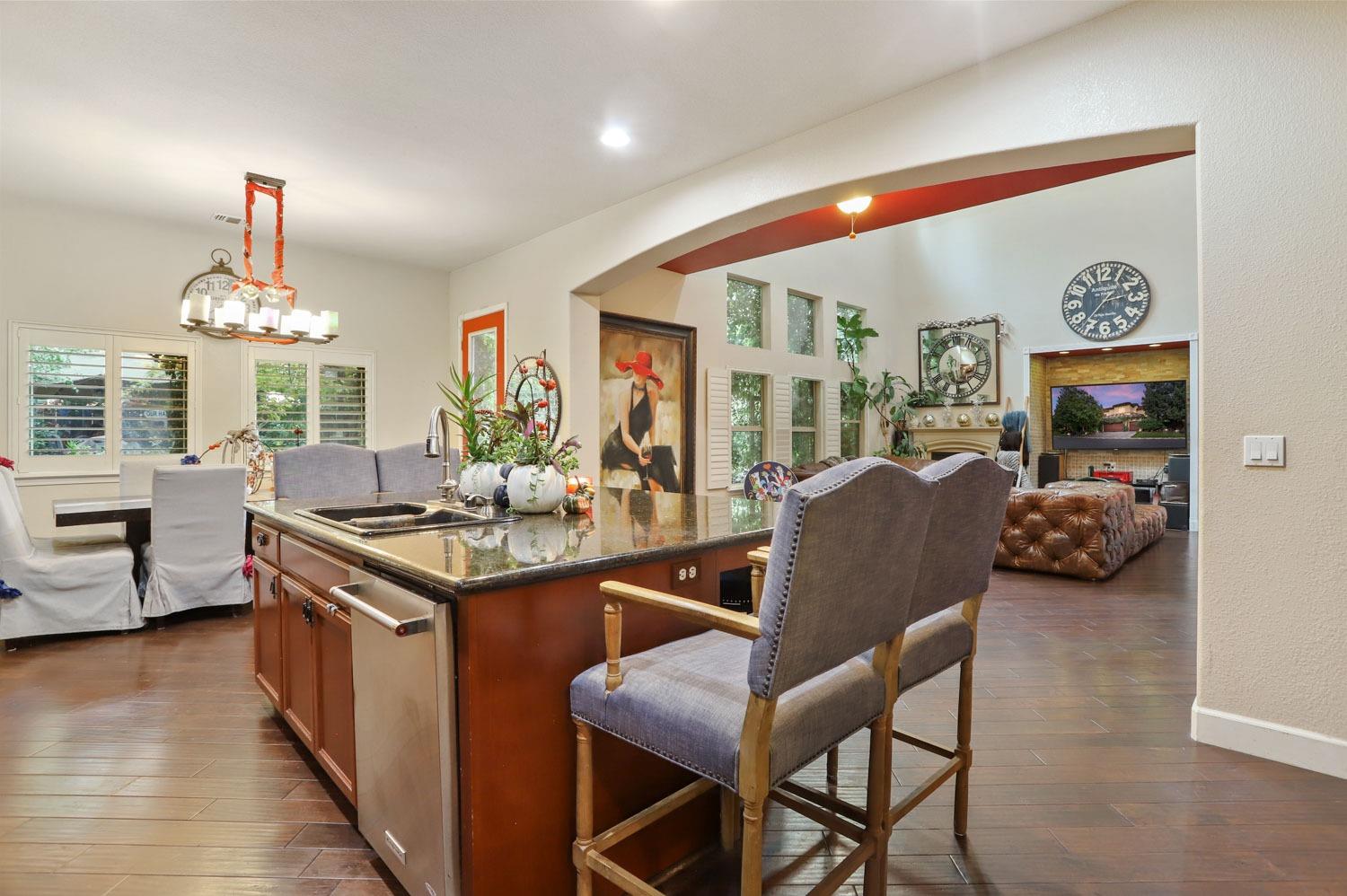 Detail Gallery Image 16 of 85 For 10941 St Moritz Cir, Stockton,  CA 95209 - 5 Beds | 3 Baths