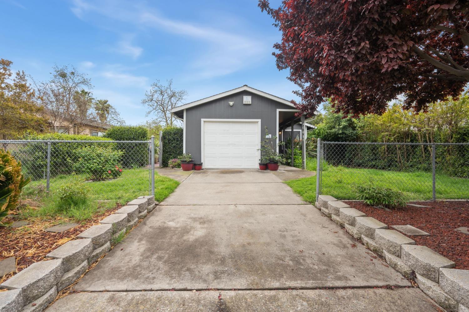 Detail Gallery Image 1 of 1 For 608 Harris Ave, Sacramento,  CA 95838 - 3 Beds | 1 Baths