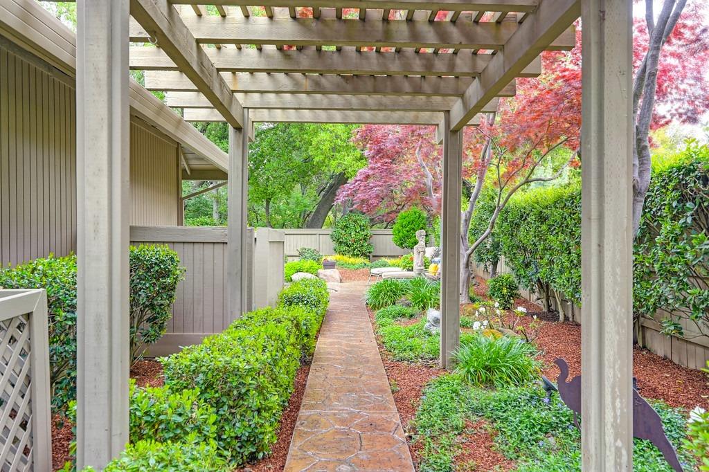 Detail Gallery Image 74 of 95 For 11523 Forty Niner Cir, Gold River,  CA 95670 - 3 Beds | 2/1 Baths