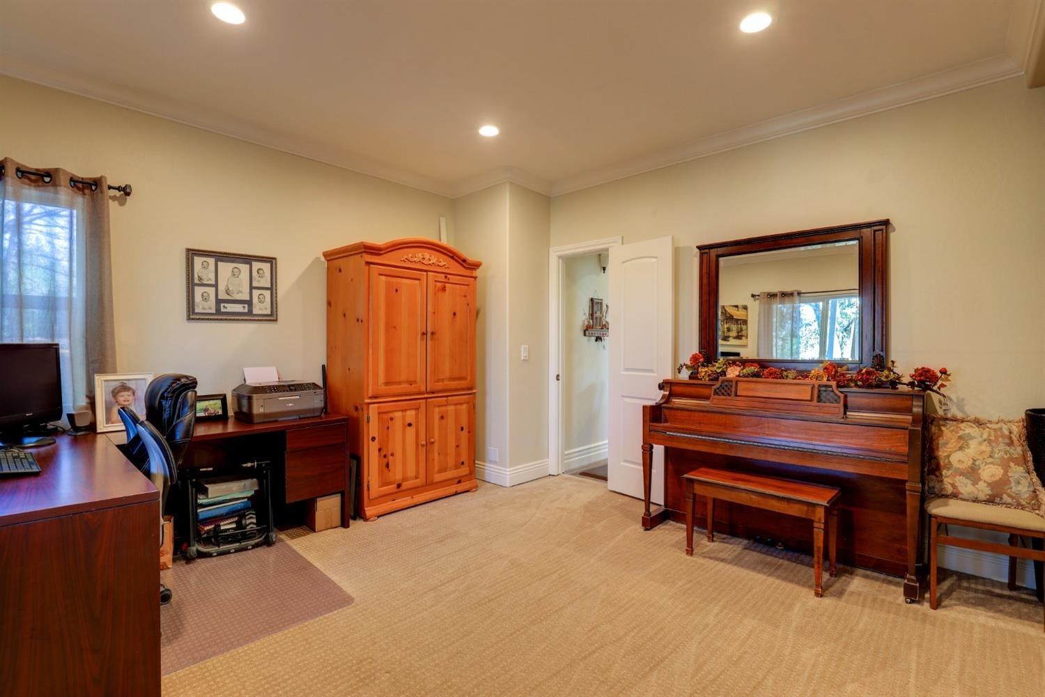 Detail Gallery Image 22 of 78 For 1300 Sierra Oak Ln, Colfax,  CA 95713 - 4 Beds | 3/1 Baths