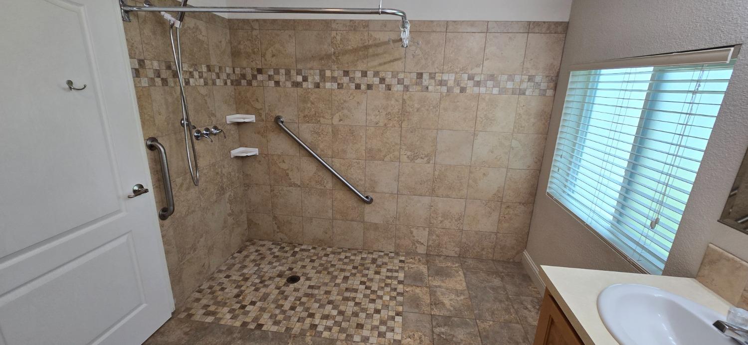 Detail Gallery Image 27 of 49 For 194 Full Cir, Davis,  CA 95618 - 3 Beds | 2 Baths