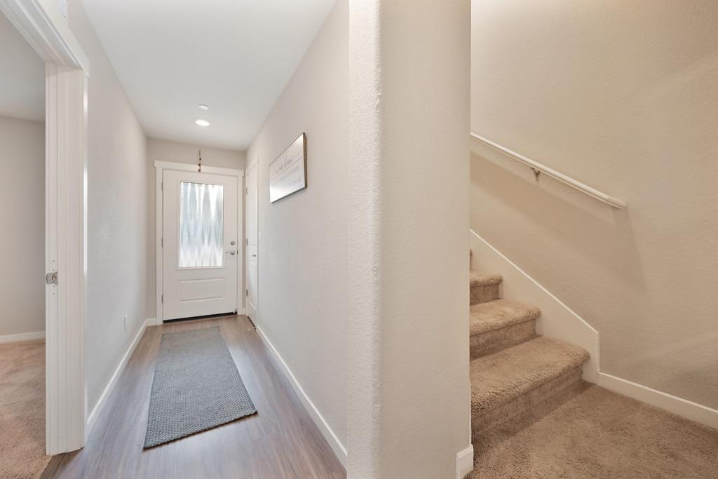 Detail Gallery Image 5 of 27 For 3230 New York Rd, West Sacramento,  CA 95691 - 4 Beds | 3/1 Baths