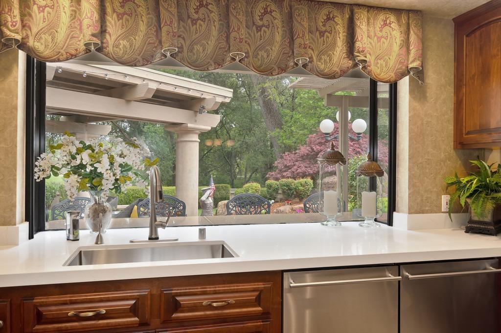 Detail Gallery Image 22 of 95 For 11523 Forty Niner Cir, Gold River,  CA 95670 - 3 Beds | 2/1 Baths