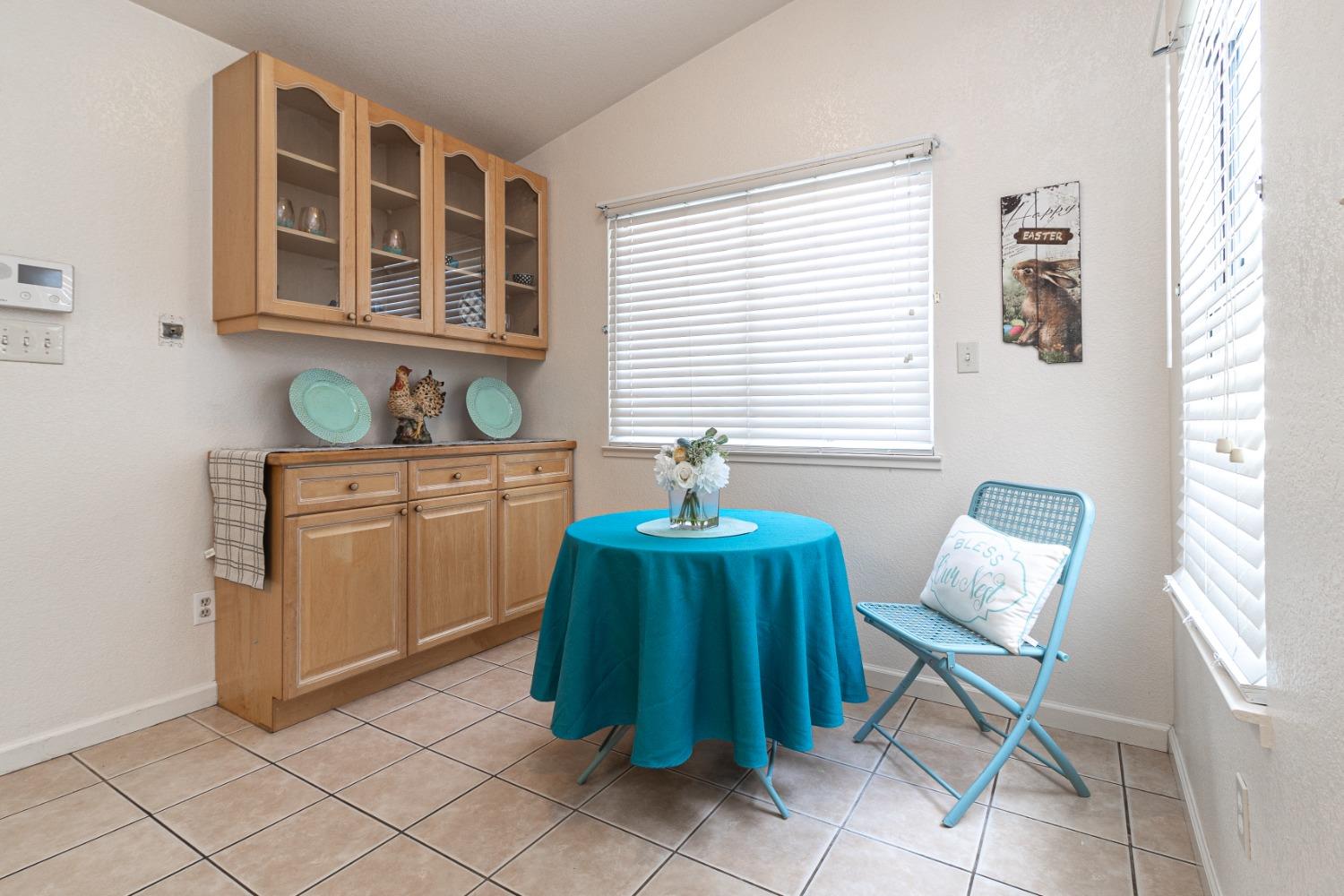 Detail Gallery Image 6 of 21 For 1636 Waudman Ave, Stockton,  CA 95209 - 3 Beds | 2 Baths