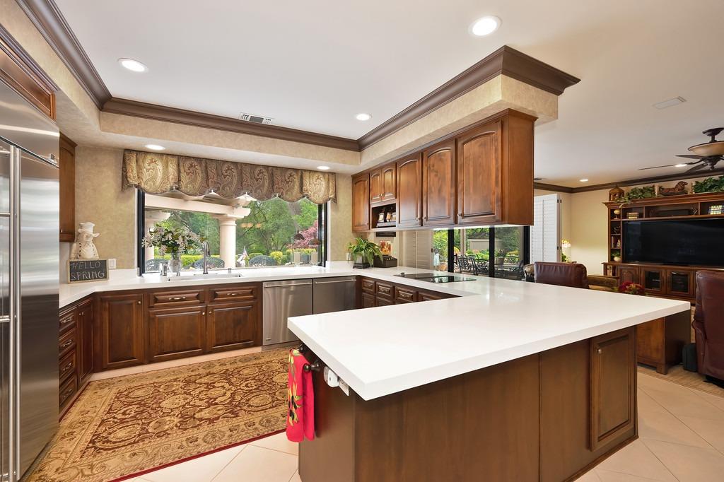 Detail Gallery Image 20 of 95 For 11523 Forty Niner Cir, Gold River,  CA 95670 - 3 Beds | 2/1 Baths