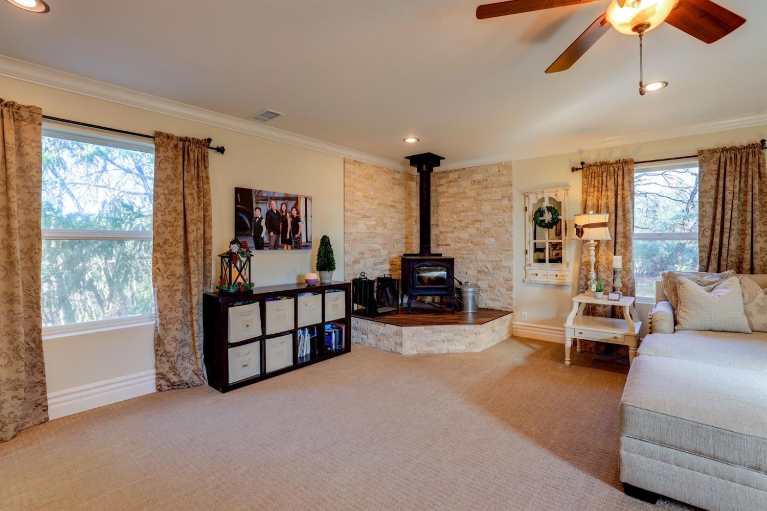 Detail Gallery Image 29 of 78 For 1300 Sierra Oak Ln, Colfax,  CA 95713 - 4 Beds | 3/1 Baths