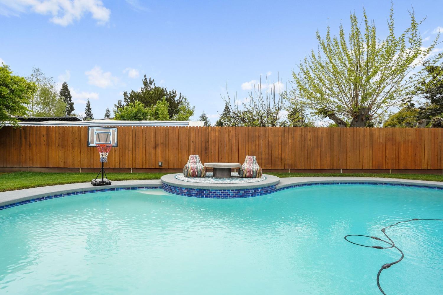 Detail Gallery Image 36 of 43 For 761 Saverien Dr, Sacramento,  CA 95864 - 4 Beds | 2/1 Baths