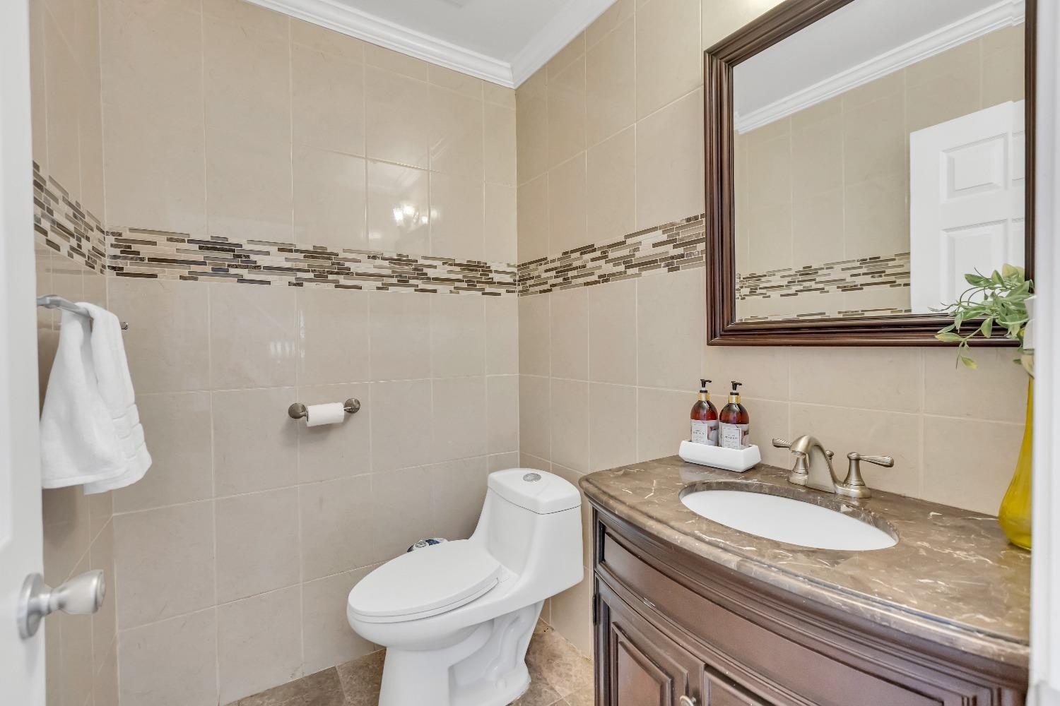 Detail Gallery Image 11 of 82 For 9903 Tiziano Dr, Stockton,  CA 95212 - 5 Beds | 4/1 Baths