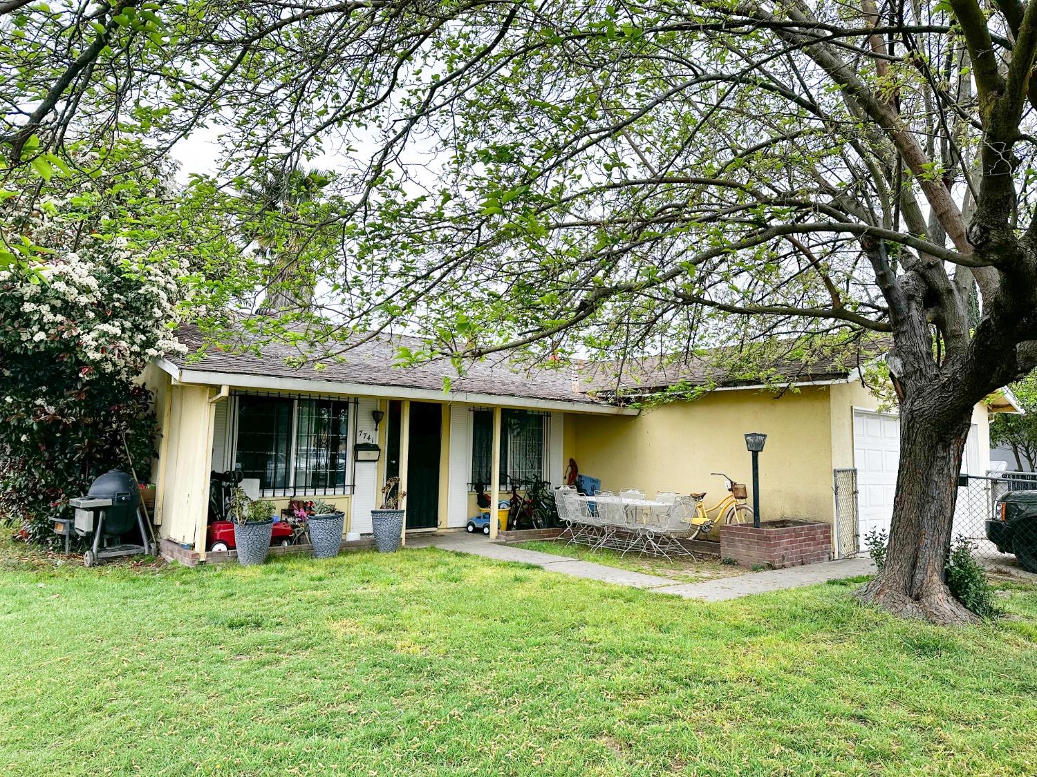 Detail Gallery Image 1 of 1 For 7741 Telfer Way, Sacramento,  CA 95823 - 3 Beds | 2 Baths