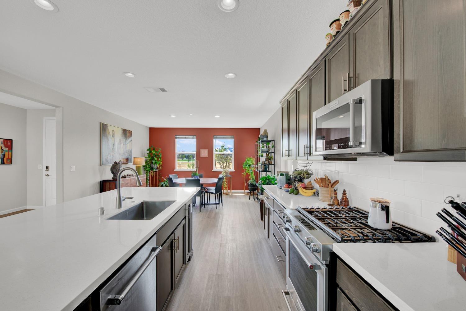 Detail Gallery Image 33 of 93 For 947 Wyatt Ln, Winters,  CA 95694 - 4 Beds | 3/1 Baths