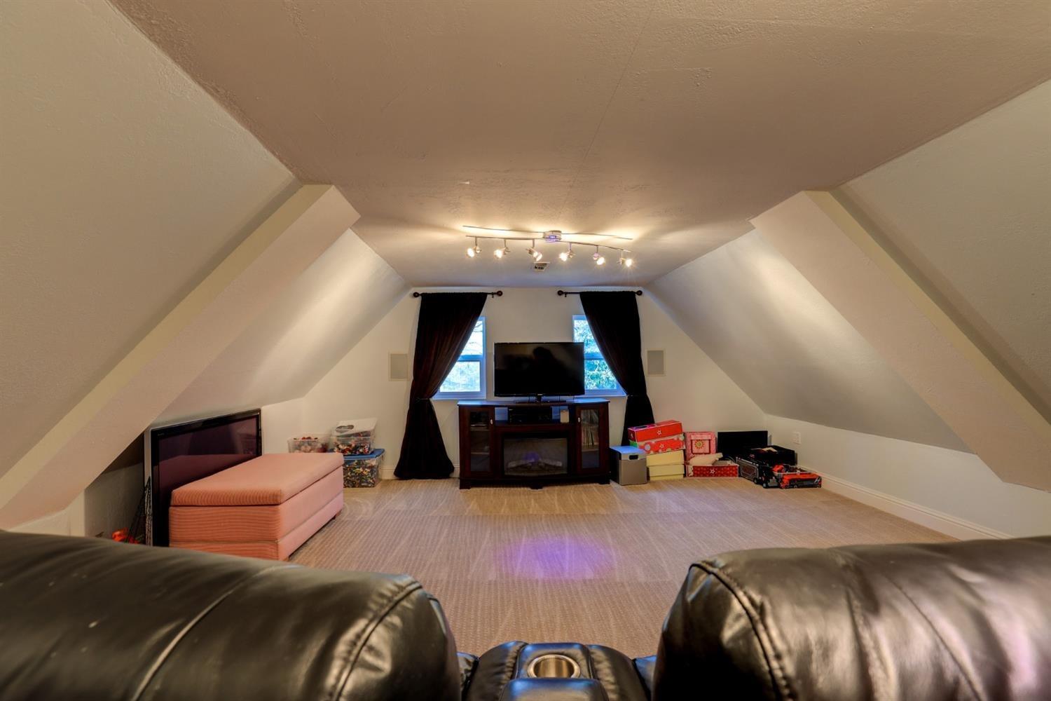 Detail Gallery Image 39 of 78 For 1300 Sierra Oak Ln, Colfax,  CA 95713 - 4 Beds | 3/1 Baths