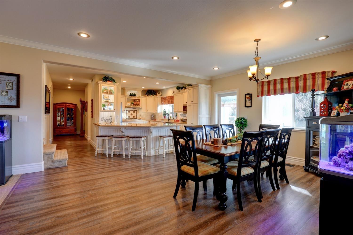 Detail Gallery Image 8 of 78 For 1300 Sierra Oak Ln, Colfax,  CA 95713 - 4 Beds | 3/1 Baths