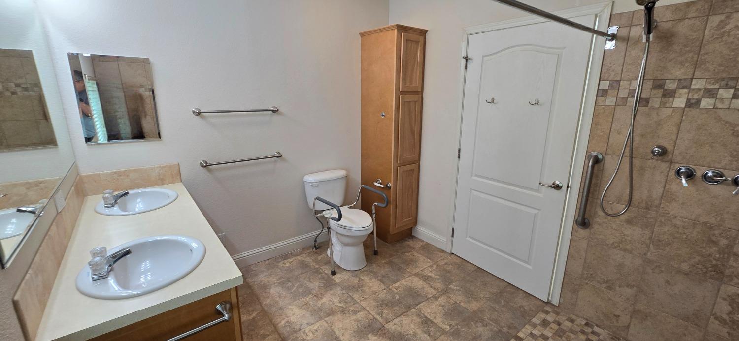 Detail Gallery Image 25 of 49 For 194 Full Cir, Davis,  CA 95618 - 3 Beds | 2 Baths