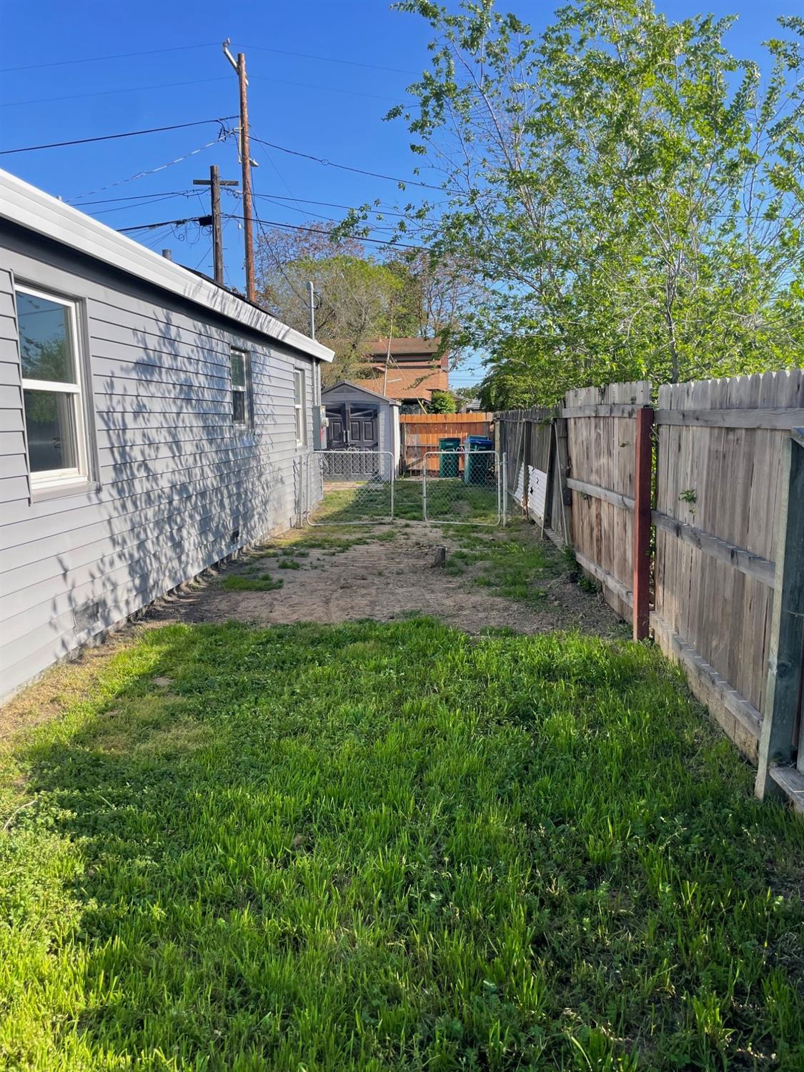 Detail Gallery Image 9 of 24 For 2420 E Fremont St, Stockton,  CA 95205 - 2 Beds | 1 Baths