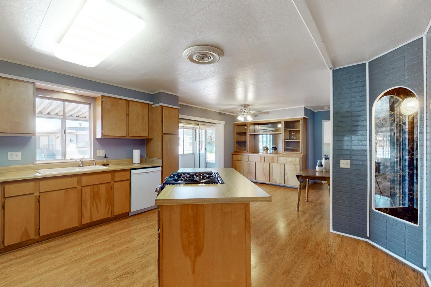 Detail Gallery Image 15 of 49 For 85 via Roberto, Olivehurst,  CA 95961 - 2 Beds | 2 Baths