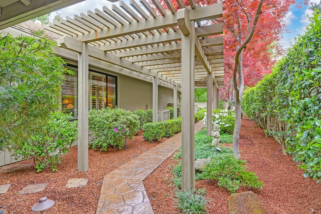 Detail Gallery Image 75 of 95 For 11523 Forty Niner Cir, Gold River,  CA 95670 - 3 Beds | 2/1 Baths