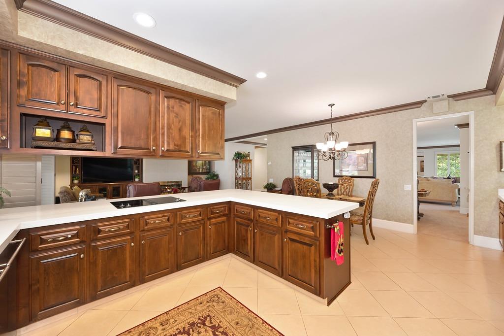 Detail Gallery Image 23 of 95 For 11523 Forty Niner Cir, Gold River,  CA 95670 - 3 Beds | 2/1 Baths