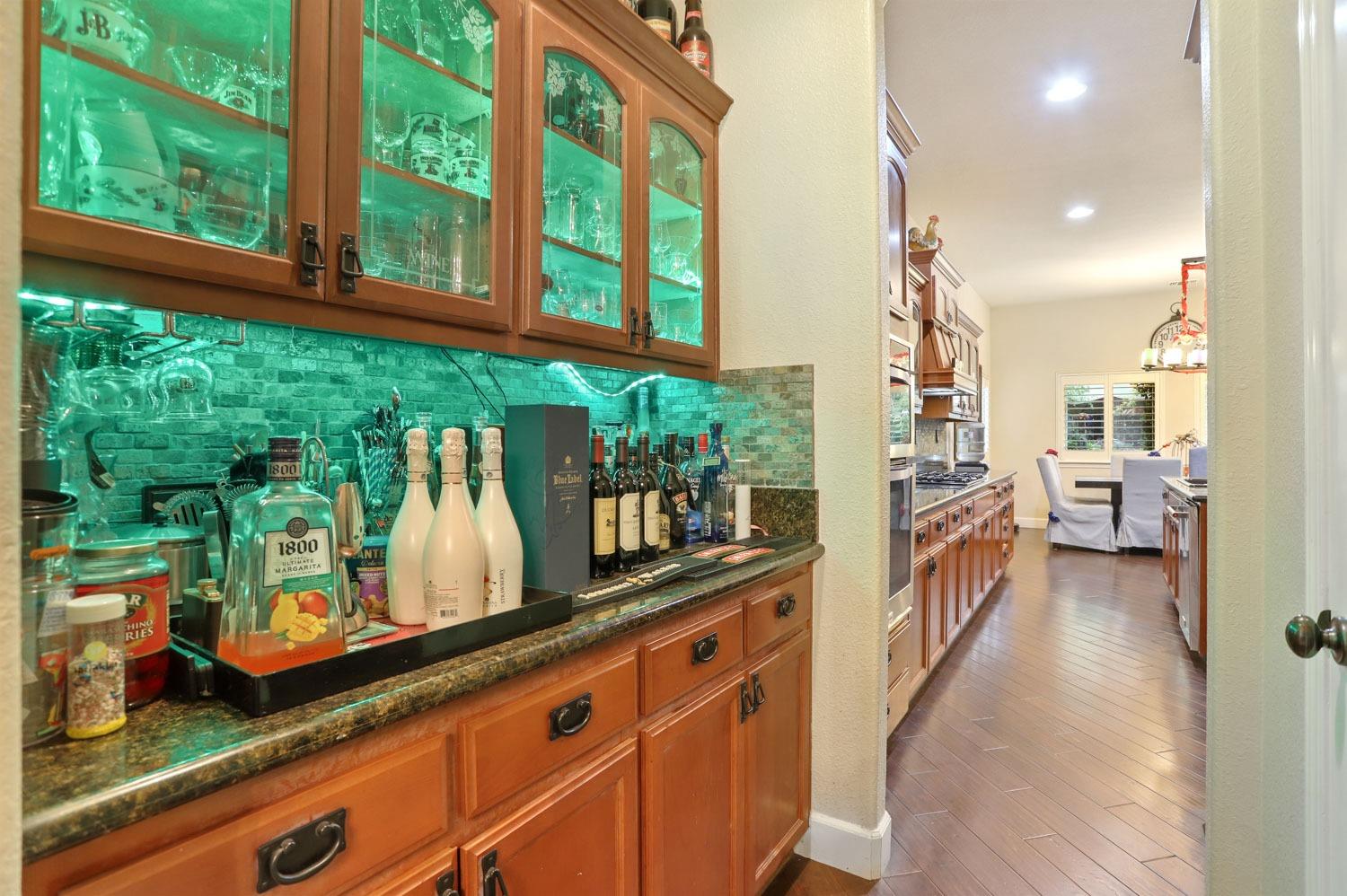 Detail Gallery Image 24 of 85 For 10941 St Moritz Cir, Stockton,  CA 95209 - 5 Beds | 3 Baths