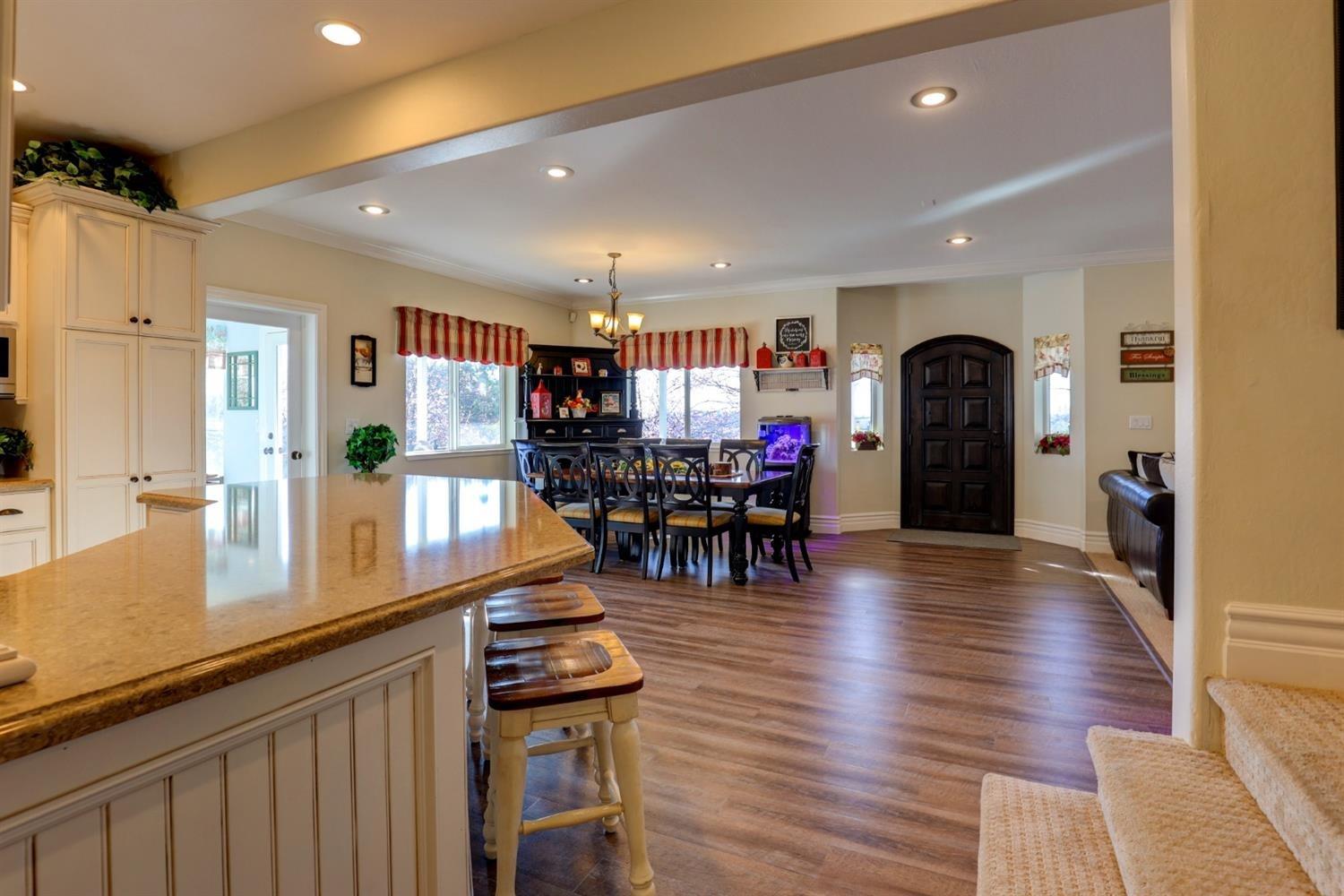 Detail Gallery Image 17 of 78 For 1300 Sierra Oak Ln, Colfax,  CA 95713 - 4 Beds | 3/1 Baths