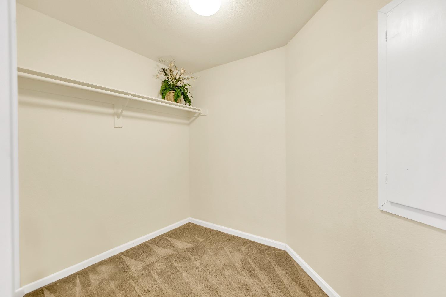 Detail Gallery Image 21 of 82 For 9903 Tiziano Dr, Stockton,  CA 95212 - 5 Beds | 4/1 Baths