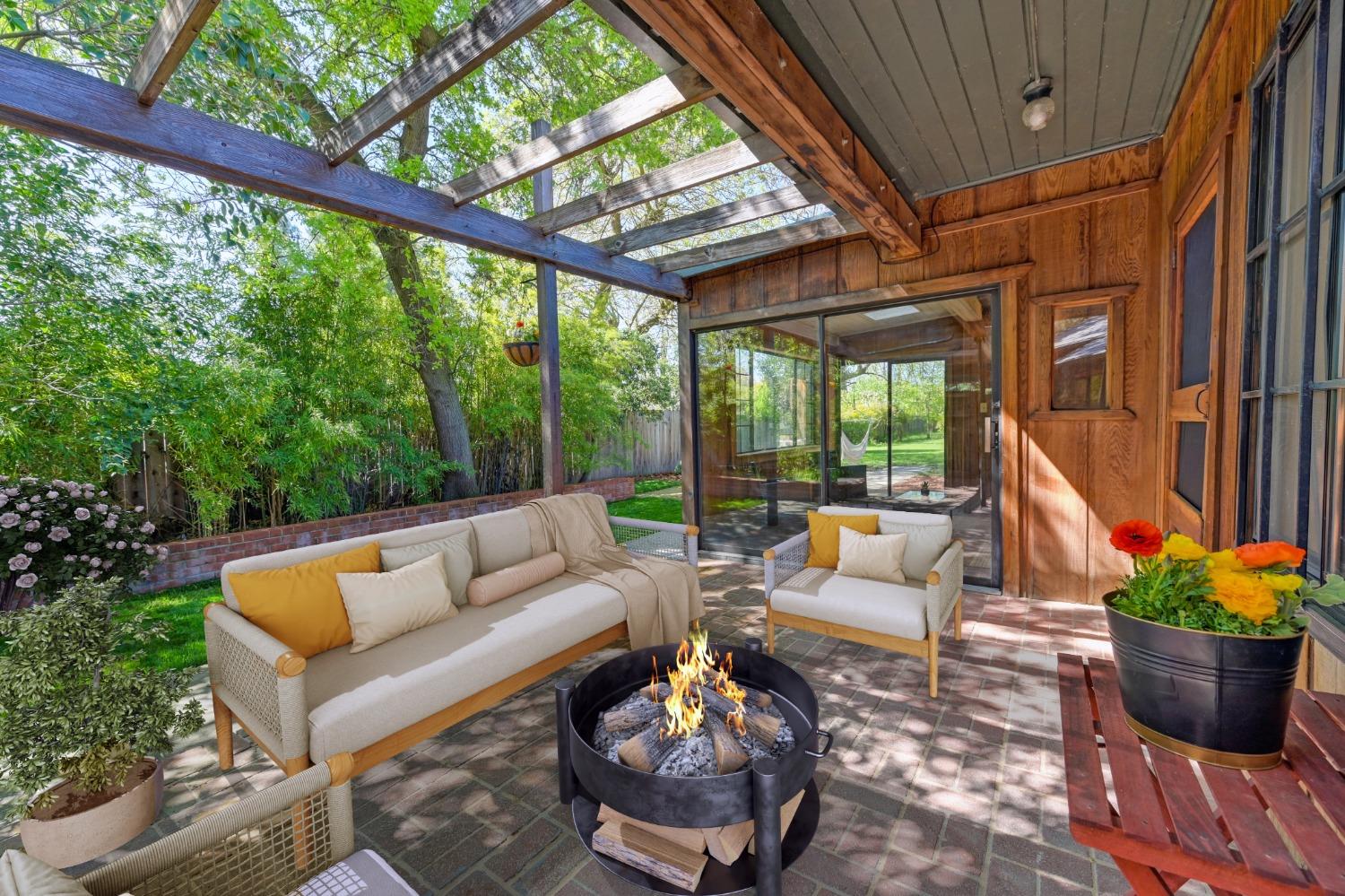 Detail Gallery Image 15 of 62 For 1515 Carlton Ave, Stockton,  CA 95203 - 3 Beds | 2 Baths