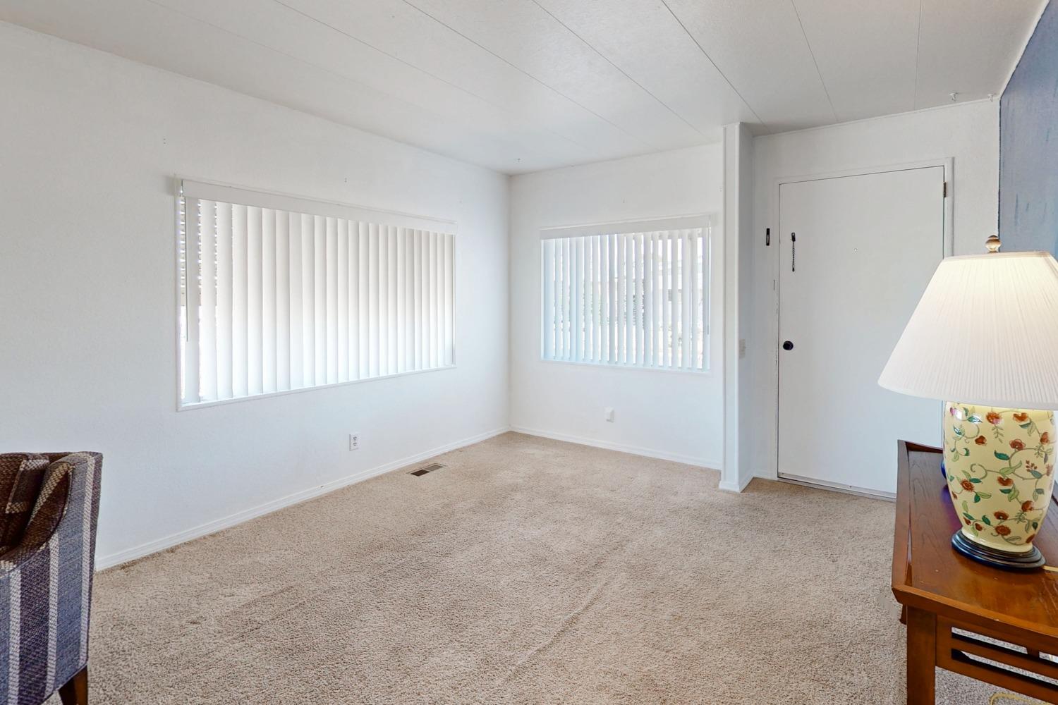 Detail Gallery Image 5 of 49 For 85 via Roberto, Olivehurst,  CA 95961 - 2 Beds | 2 Baths