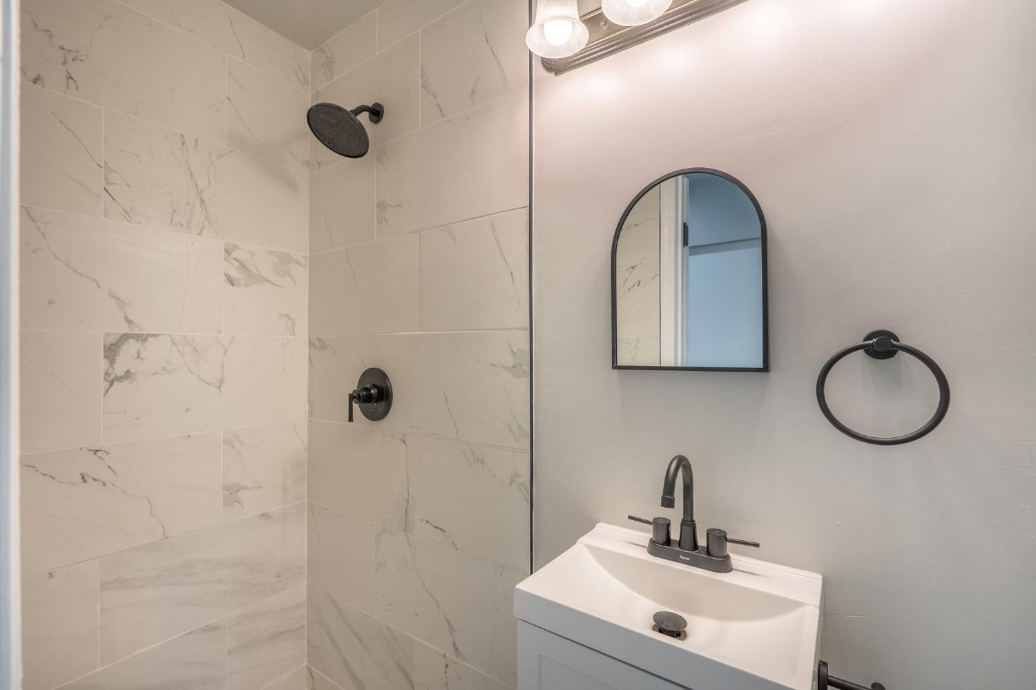 Detail Gallery Image 13 of 27 For 426 Howard St, Stockton,  CA 95206 - 3 Beds | 2 Baths