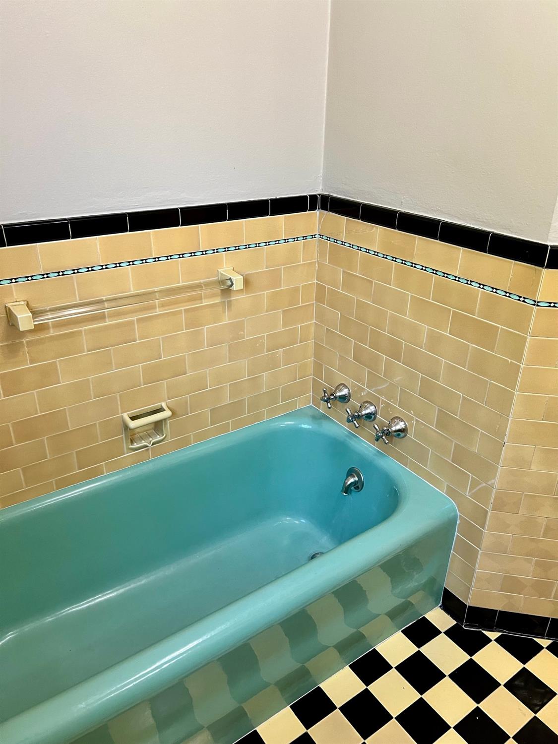 Detail Gallery Image 36 of 99 For 1228 W Walnut St, Stockton,  CA 95203 - 3 Beds | 2 Baths